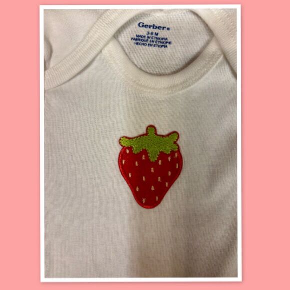 Infant Gerber 3-6 Mo. Strawberry  Embroidered Patch Onesie - Picture 2 of 2